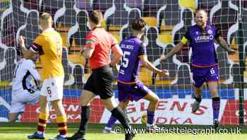 Reynolds makes his mark in Motherwell again, while Nisbet hat-trick helps Hibees