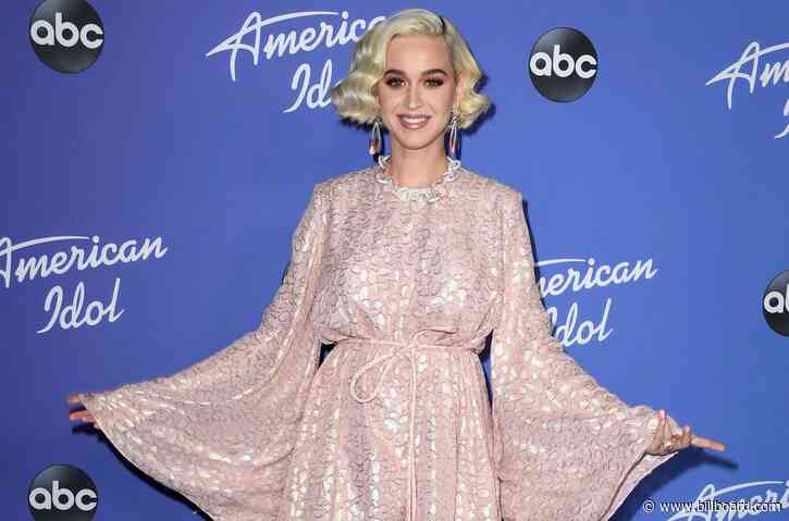 Pregnant Katy Perry Recreates Viral Video for Orlando Bloom: ‘It’s Friday Then!’