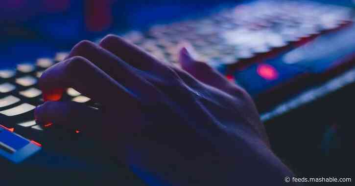 Save 98% on this AWS and Microsoft Azure online training course