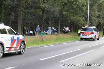 Wielrenner ernstig gewond door ongeluk in Renswoude, scooterrijders rijden door