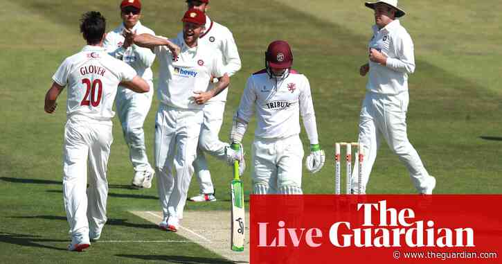 County Cricket: Durham batting collapse hands Lancashire the advantage