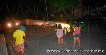 Camioneta se estrella contra una barda, en Tantoyuca - Vanguardia de Veracruz