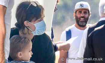 Bobby Cannavale travels to Byron Bay with wife Rose Byrne and their two sons - Daily Mail