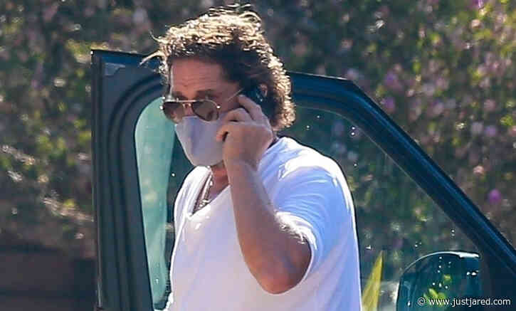 Gerard Butler Meets Up with Friends for Lunch