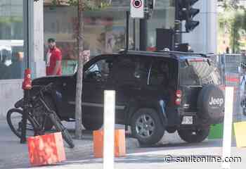 Montreal police looking for driver who plowed through pedestrian zone downtown