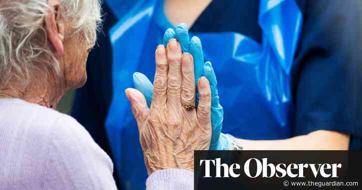 England can’t ease lockdown any more, expert warns as Covid testing calls grow