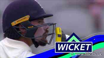 England v Pakistan: Rory Burns shushes Pakistan team after lbw dismissal