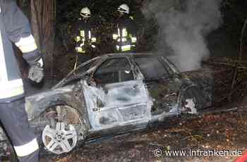 Colmberg: Autofahrer kommt mit 2 Promille von Feldweg ab - und sein Auto brennt komplett aus - inFranken.de
