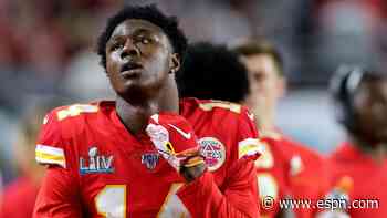 Watkins OK with less money to win with Chiefs