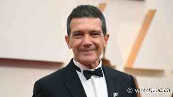 Antonio Banderas says he's tested positive for COVID-19