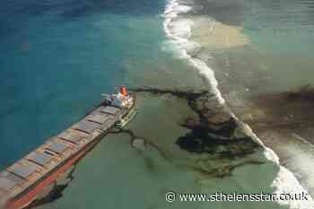 Mauritius races to empty oil tanker before it breaks up - St Helens Star