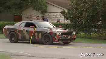 2 men shot in camo Challenger in possible N Houston robbery attempt - KTRK-TV