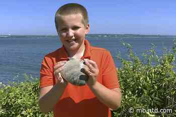 Rhode Island Boy Digs up Massive 2 1/2-Pound Mollusk - NTD