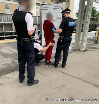 New BTP & Southeastern police team arrest six in SE London