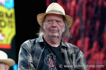 Neil Young to Change Archives Site to Block Facebook, Google Logins