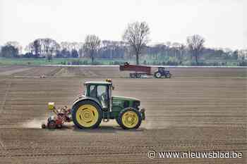 Dieven stelen schermen uit tractoren - Het Nieuwsblad
