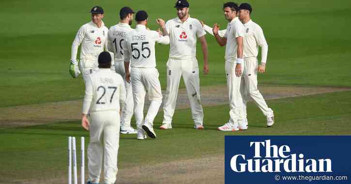 Dom Sibley is all ears as he thinks on his feet against the Pakistan attack