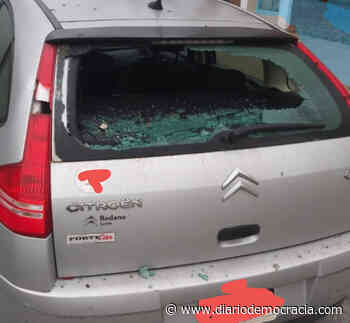 Motociclistas rompieron al menos cuatro autos en Junín - Diario Democracia