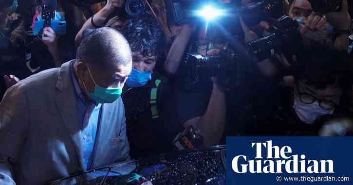 Hero's welcome for Hong Kong media tycoon Jimmy Lai after release on bail