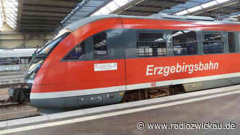 Breitenbrunn: Zug erfasst Holzklotz auf den Gleisen - Radio Zwickau