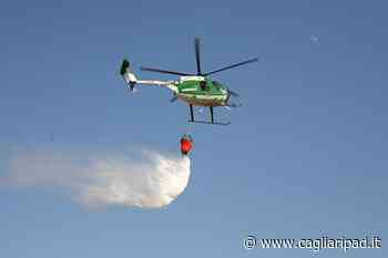 Vasto incendio a Sant’Antioco: in azione un elicottero del Corpo forestale - Cagliaripad