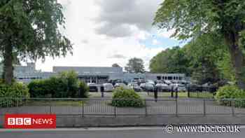 Coronavirus: School pupils linked to Glasgow virus cluster - BBC News