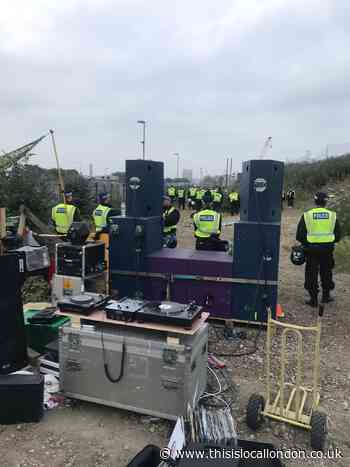 Met Police shut down unlicensed music event in Greenwich