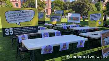 Mock classroom shows students 'elbow to elbow' as parents protest Ontario’s school plans