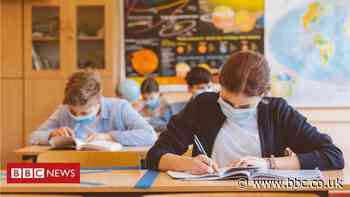 Coronavirus: Face coverings 'encouraged' but not for 'routine use' in schools - BBC News