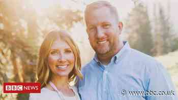 'Bullying' Apple fights couple over pear logo