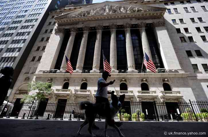 Chinese firms flood into U.S. IPOs despite delisting threat