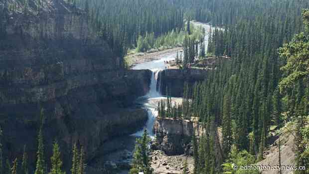 3 family members drown while swimming at central Alberta waterfall