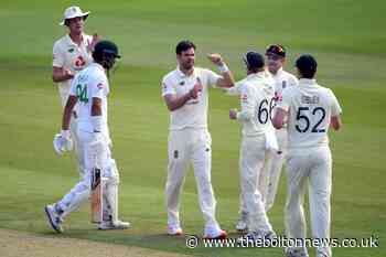 James Anderson strikes before poor slip catching costs England - The Bolton News