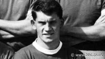 Ernie Phythian: Ex-Wrexham, Hartlepool United and Bolton striker dies - BBC News