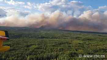 Forest fire continues to threaten community of Red Lake Ont., crews brace for challenging day