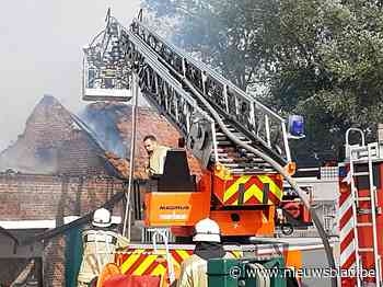 Zware brand in bijgebouw landbouwbedrijf
