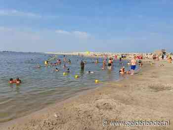 Burgemeester sluit per direct strand op IJburg in Amsterdam