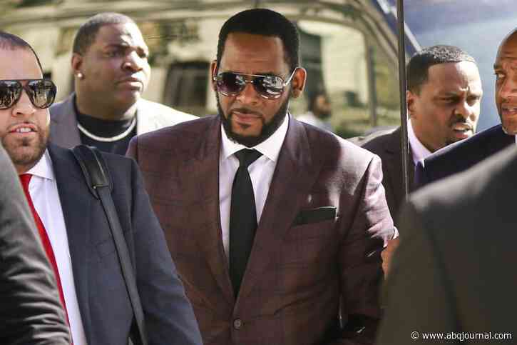 Prosecutors charge 3 with threatening women in R. Kelly case