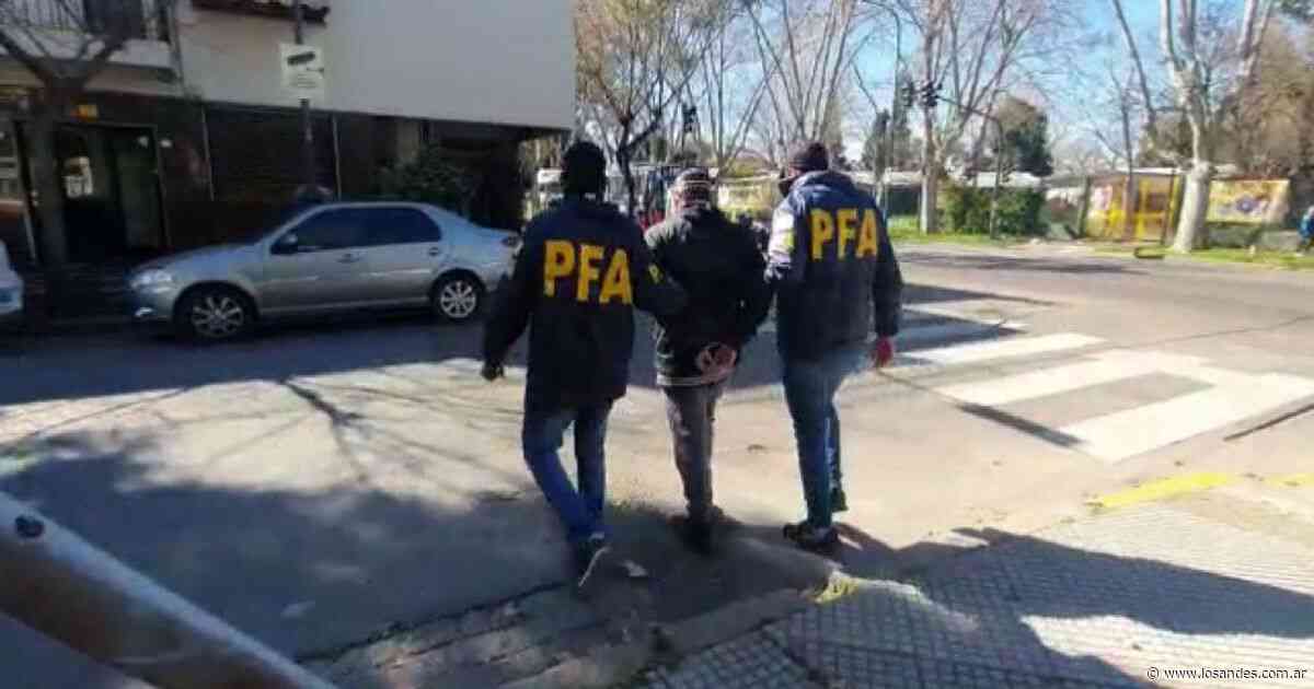 Atraparon en Buenos Aires a un mendocino que fue denunciado hace 5 años por abusar a dos hijas - Los Andes (Mendoza)