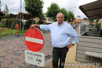 Politie verhoogt toezicht op eenrichtingsverkeer aan zomerba... (Sint-Gillis-Waas) - Het Nieuwsblad