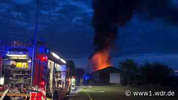 Kaarst: Lagerhallen-Brand sorgte für große Rauchwolke