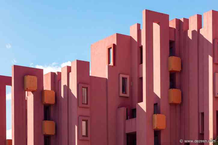 Sebastian Weiss photographs Ricardo Bofill's "delightfully confusing" La Muralla Roja