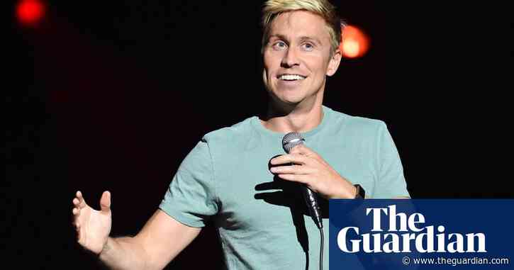Russell Howard walks out of standup gig after audience member films him