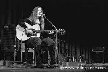 Hear a 21-Year-Old Bonnie Raitt Cover Joni Mitchell’s ‘Woodstock’