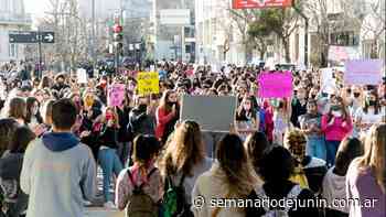 Mujeres marcharon reclamando justicia por Rosa - semanariodejunin.com.ar