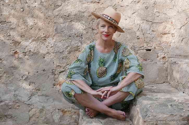 Annie Lennox Is Living For the YouTube Twins Discovering ‘Sweet Dreams (Are Made of This)’
