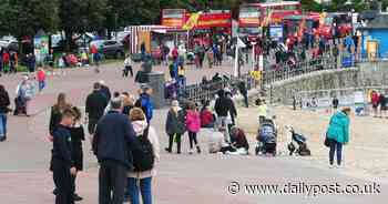 Tourists flock to North Wales as 'staycationers' ditch foreign holidays - North Wales Live