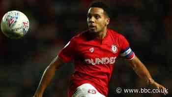 Smith completes move to Swansea