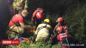 Two rescued from mud bank near Bristol city centre
