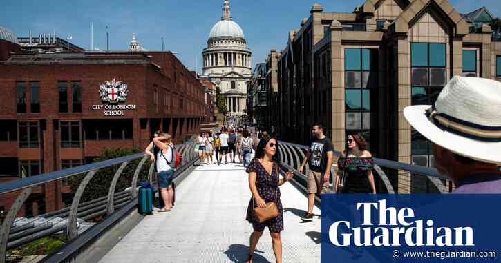 UK infrastructure inadequate for climate emergency, experts warn